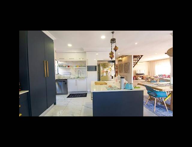 4 BEDROOM TOWNHOUSE FOR SALE IN IZINGA ESTATE